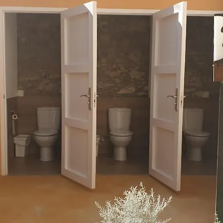 Сasa de vacaciones Casa Con Jardín A 25 Metros De La Playa. La T. *