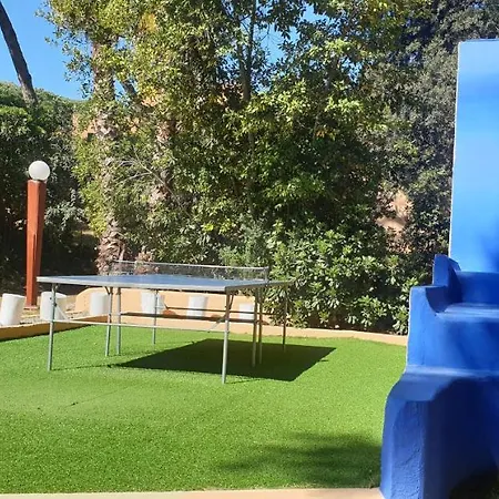 Casa Con Jardín A 25 Metros De La Playa. La T.