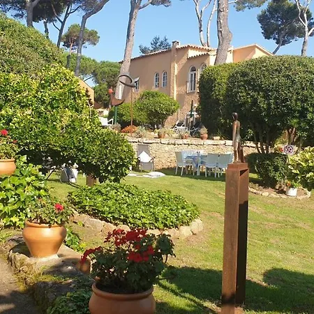 Сasa de vacaciones Casa Con Jardín A 25 Metros De La Playa. La T. Palamós