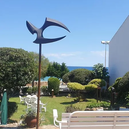 Casa Con Jardín A 25 Metros De La Playa. La T. Сasa de vacaciones *