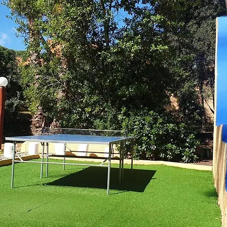 Casa Con Jardín A 25 Metros De La Playa. La T. * Palamós