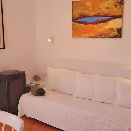 Casa Con Jardín A 25 Metros De La Playa. La T. Сasa de vacaciones *