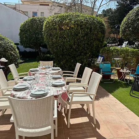 Casa Con Jardin A 25 Metros De La Playa. La T. Holiday home Palamos