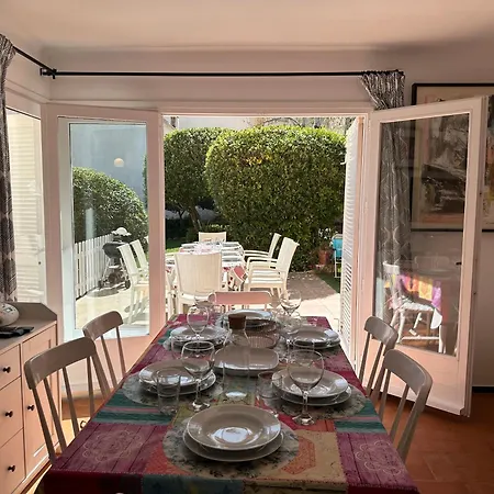 Casa Con Jardin A 25 Metros De La Playa. La T. Palamos