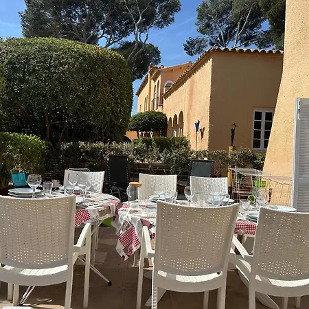 Holiday home Casa Con Jardin A 25 Metros De La Playa. La T. *