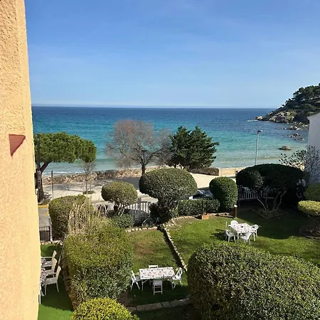 Casa Con Jardín A 25 Metros De La Playa. La T. Сasa de vacaciones *