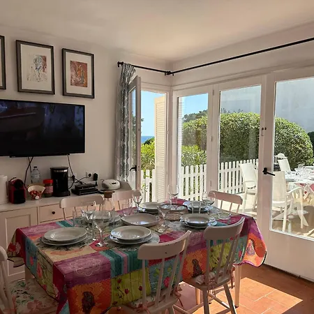 Casa Con Jardín A 25 Metros De La Playa. La T. Сasa de vacaciones *